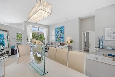Discover your own private oasis in the heart of Weston! Situated - photo 13