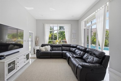 Discover your own private oasis in the heart of Weston! Situated - photo 16