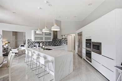 Discover your own private oasis in the heart of Weston! Situated - photo 18