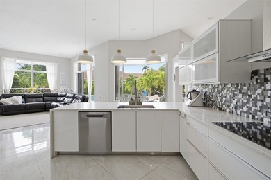 Discover your own private oasis in the heart of Weston! Situated - photo 19