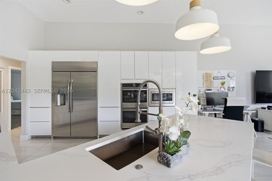 Discover your own private oasis in the heart of Weston! Situated - photo 21