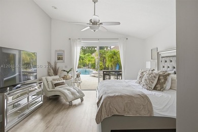 Discover your own private oasis in the heart of Weston! Situated - photo 23