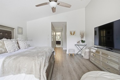 Discover your own private oasis in the heart of Weston! Situated - photo 25