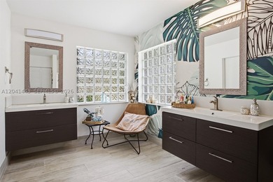 Discover your own private oasis in the heart of Weston! Situated - photo 27