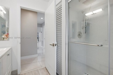 Discover your own private oasis in the heart of Weston! Situated - photo 33
