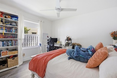 Discover your own private oasis in the heart of Weston! Situated - photo 34
