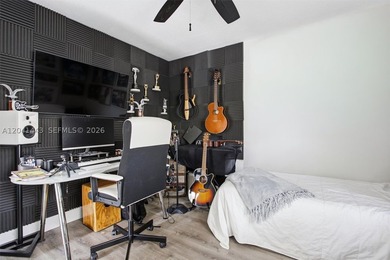 Discover your own private oasis in the heart of Weston! Situated - photo 36