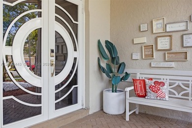 Discover your own private oasis in the heart of Weston! Situated - photo 40