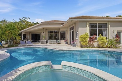 Discover your own private oasis in the heart of Weston! Situated - photo 48