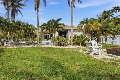 Discover your own private oasis in the heart of Weston! Situated - photo 49