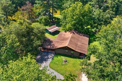Escape to the peace and privacy of country living with this - photo 1