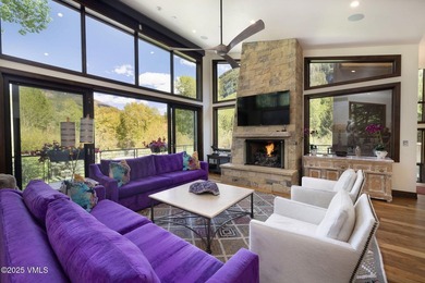 Discover an exquisite fusion of modern design and alpine charm - photo 3