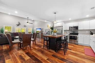 Welcome to your perfect lake getaway! This like-new 2 bedroom, 2 - photo 5