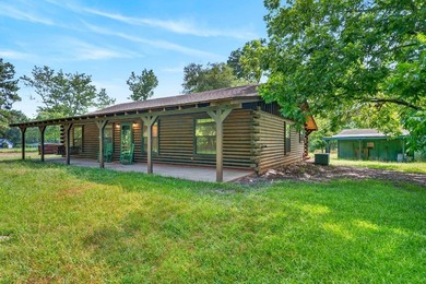 Escape to the peace and privacy of country living with this - photo 5