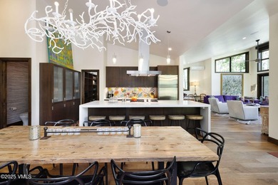 Discover an exquisite fusion of modern design and alpine charm - photo 5