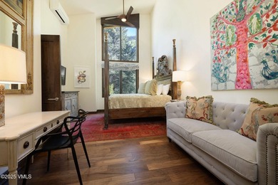 Discover an exquisite fusion of modern design and alpine charm - photo 8