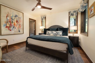 Discover an exquisite fusion of modern design and alpine charm - photo 10