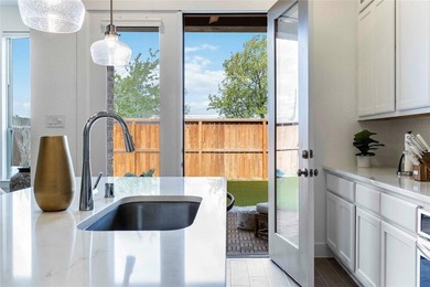 Like-new townhome featuring modern upgrades and an open - photo 14