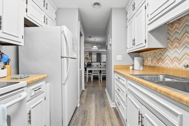 This fully furnished 2-bedroom, 2-bath condo in Shipwatch Pointe - photo 7