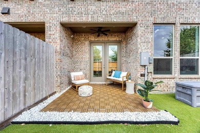 Like-new townhome featuring modern upgrades and an open - photo 21