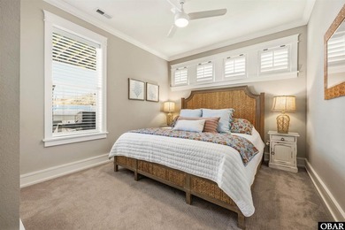 Welcome to this exceptional 12-bedroom, 10.5-bath custom-built - photo 31