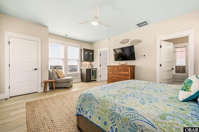 Welcome to this exceptional 12-bedroom, 10.5-bath custom-built - photo 36