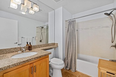 Live in the heart of the Historic Gaslamp Quarter! This - photo 8