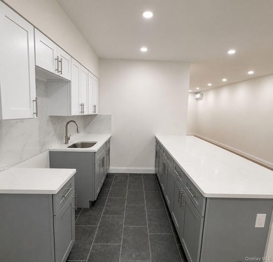 Great House Prime location! Fully diamond renovated and newly - photo 10