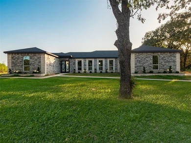 Lake Home For Sale in Corsicana, Texas