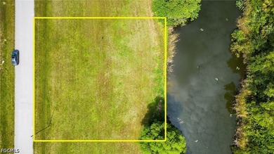 ***SEAWALL ALREADY INSTALLED*** Nice cleared Triple Lot with 120 - photo 3