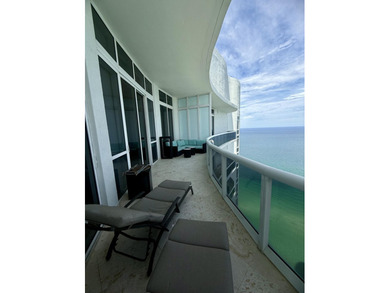 PH at Trump Tower III, Sunny Isles Beach, 2 bedrooms + den / 3 - photo 11