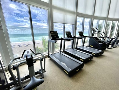 PH at Trump Tower III, Sunny Isles Beach, 2 bedrooms + den / 3 - photo 25