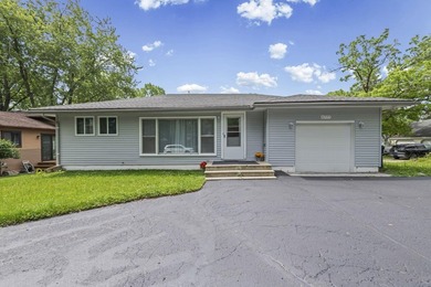 Like a New Home!! Completely renovated split ranch - remodeled - photo 2