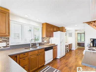 Welcome to your perfect getaway on beautiful Chautauqua Lake! - photo 11
