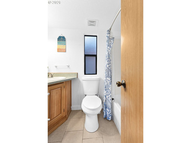 Updated coastal cottage in the sought-after Chetco River Resort - photo 11
