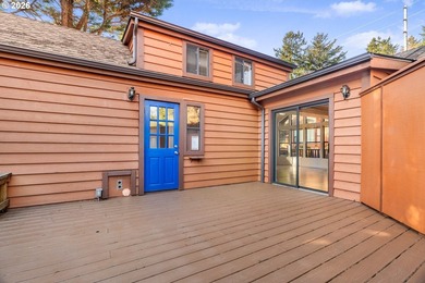 Updated coastal cottage in the sought-after Chetco River Resort - photo 13
