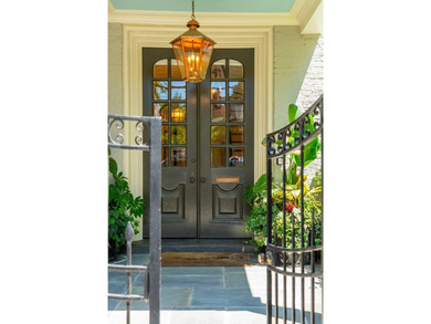 Gracefully restored and rich in Charleston history, this - photo 3