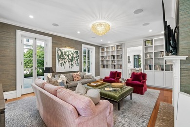 Gracefully restored and rich in Charleston history, this - photo 8