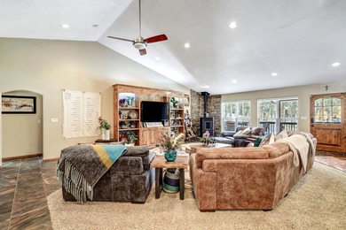 Wonderful single level ranch style home, 3 bed 3 bath two car - photo 5