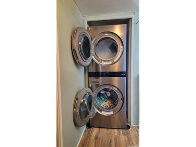 Come home to Franklin Towers that includes amazing 2 bedrooms 2