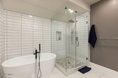 This light-filled corner unit penthouse features a beautifully - photo 7