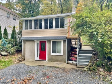 Cozy Lake Home Sale Pending in Jefferson New Jersey