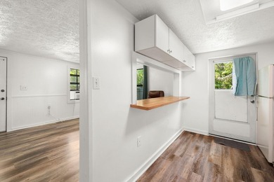 Welcome home to this updated 2-bedroom, 1-bathroom residence in - photo 5