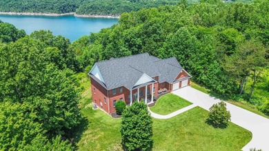 Rare Opportunity! Welcome to this stunning custom built - photo 7