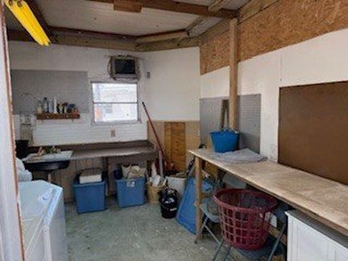 This 1974 RITZ home has 2 Bedrooms and 1.5 Baths and a bonus - photo 15