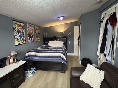PRICE IS FIRM! Charming single family home with a big backyard - photo 13