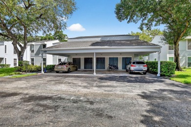 Lake Condo For Sale in Boca Raton, Florida