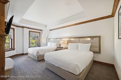 2024 renovations completed (including new decor, furniture - photo 23