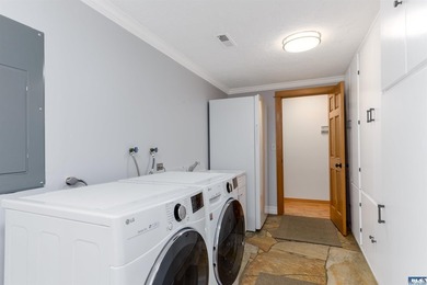 Welcome to this beautifully crafted single-level rambler on 5 - photo 23