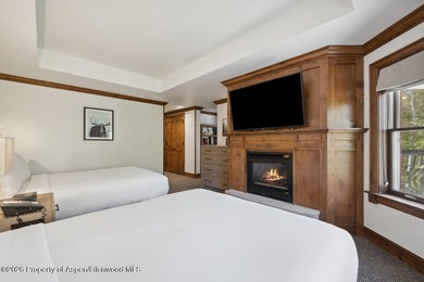 2024 renovations completed (including new decor, furniture - photo 24